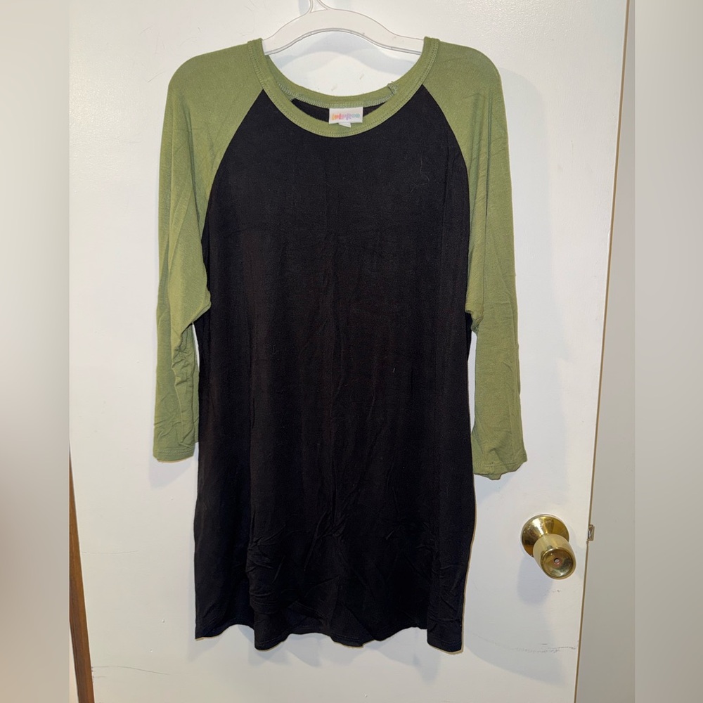 LuLaRoe Women’s Black Randy Top with Green Sleeves Size Large